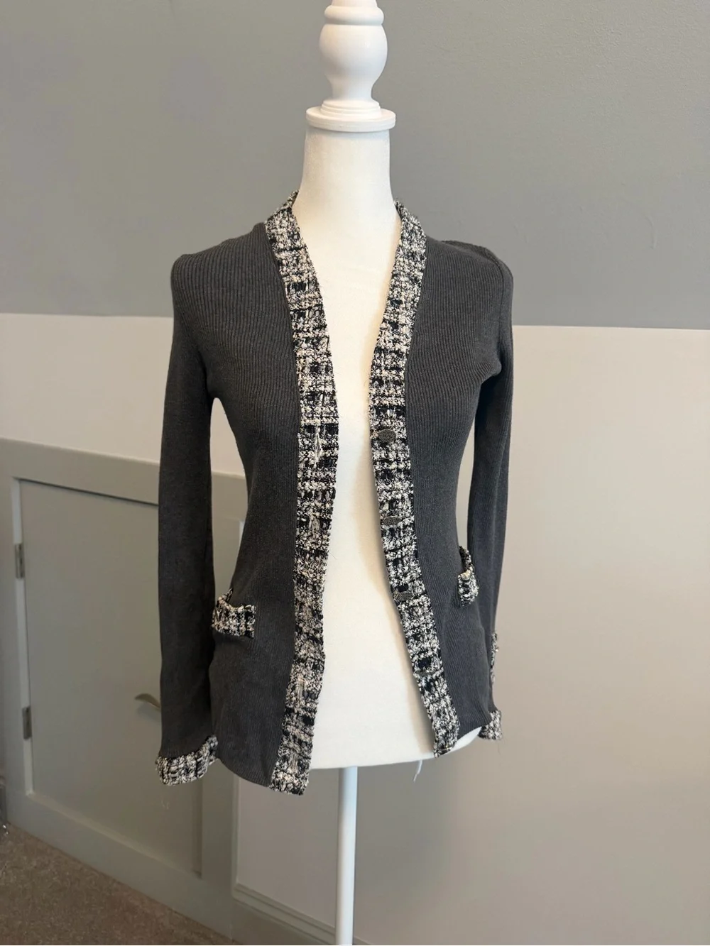 CHANEL Vintage 04P Charcoal Grey Knit Tweed Trim Cardigan Jacket FR 38 / US 6